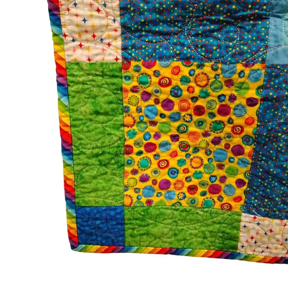 Jungle Buzz Animals Quilt Baby Blanket 44Lx36W Rainbow Bright Cheerful Colors
